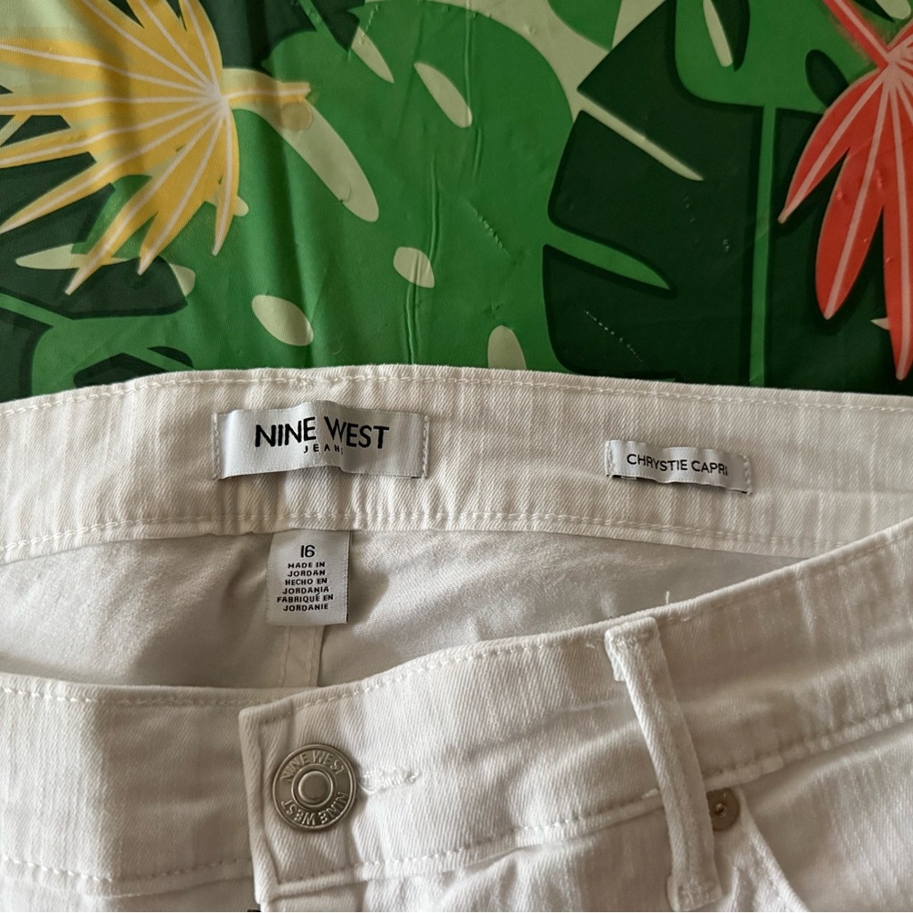 New Nine West Jeans White Denim Chrystie Capri 16 NWT - Picture 3 of 7